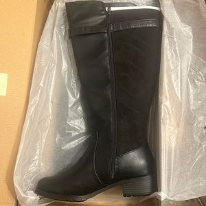 EVANS black suede boot